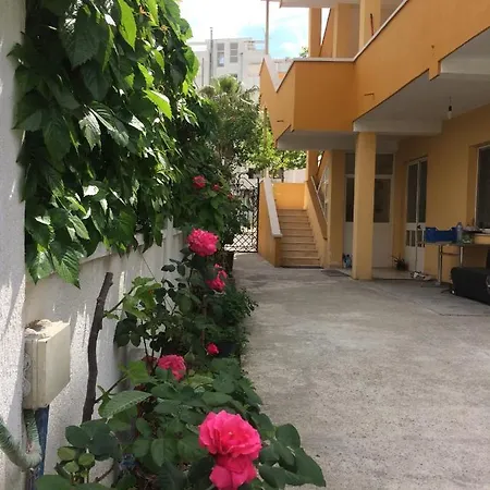 Vogli's House & Maison d'hôtes 3*