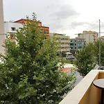 Vogli's House & Gæstehus Durrës