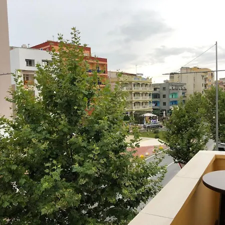 Vogli's House & 招待所 Durrës